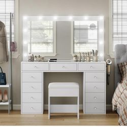 Brand New In Box Modern Xl Vanity's With Charger Station And Stool!!!