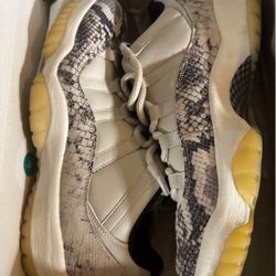 JORDAN 11 LOW SNAKE SKIN WILL TRADE
