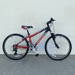 GIANT BIKE /SIZE TIRES 26” /SIZE FRAME SMALL 
