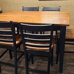 **Beatiful 7pc Wooden Dining Room Set**