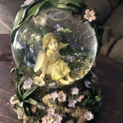 Boyd’s Collection Fairy Water Ball Music Box”Daydream Believer 