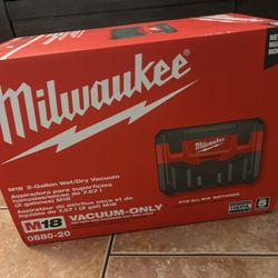 Milwaukee Vacuum