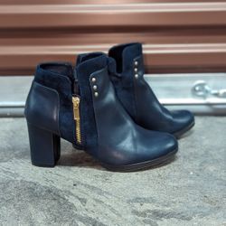 Bella Vita Navy Ankle Booties Size 9M