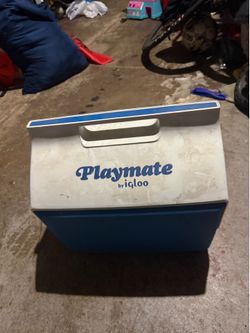 🧊 Vintage Igloo Playmate Personal Cooler - Classic Blue & White Hard Top