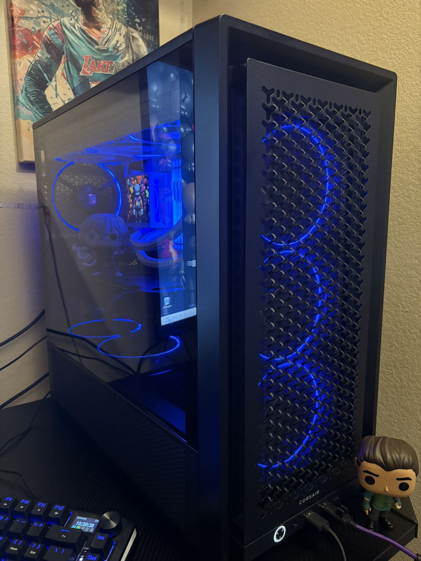 Gaming Pc With Led Screen Keyboard And Mouse