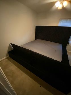 King Size Tufted Bed With Storage