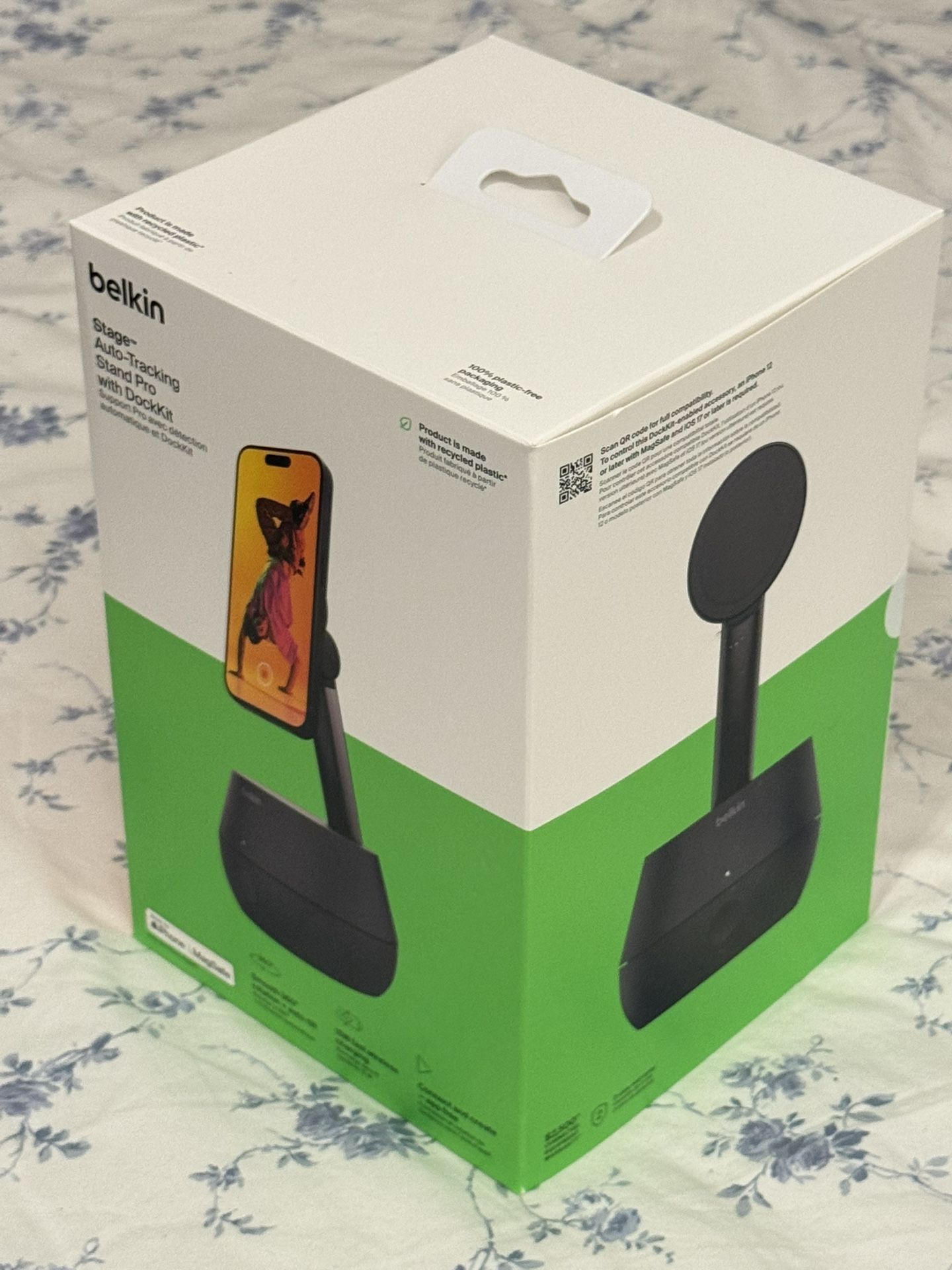 Belkin Stage Auto-Tracking Stand Pro With Dockkit