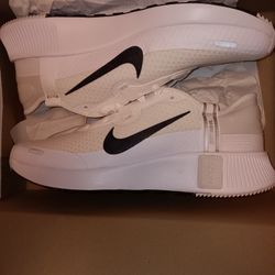 Nike Reposto Running Shoes