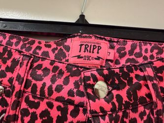Tripp Hot Pink Cheetah Print Capris size 7