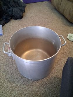 Big stainless steel pot