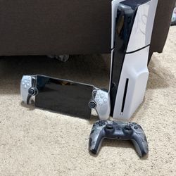 Ps5 Slim W/ PS Portal 