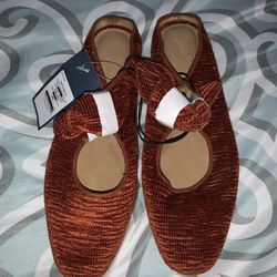  Women's Universal Thread Flats 
