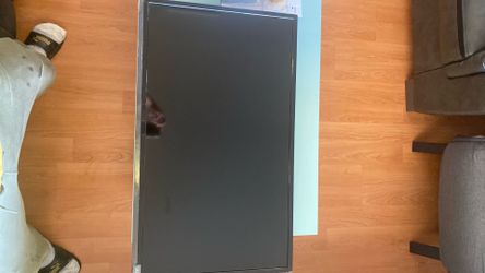 Vizio flat regular tv 32”