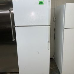 White Ge Standard Refrigerator 