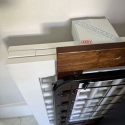 Cuna de Bebé con patas de Madera