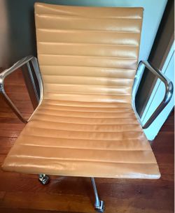 Herman Miller Eames office chair