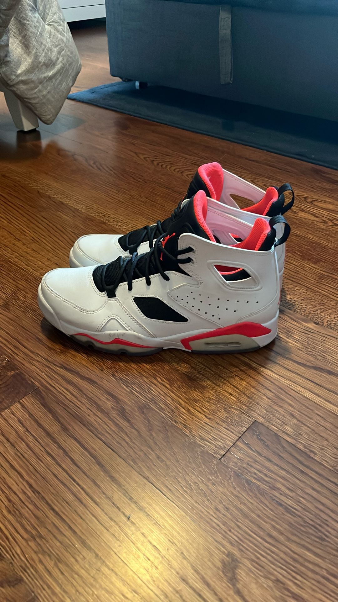 Size 8 Jordan flight clubs