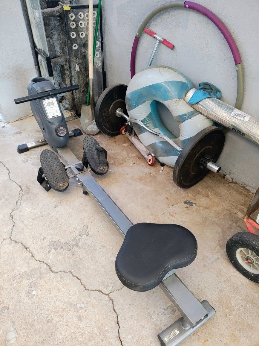 Rowing Machine 300lb Capacity Like New