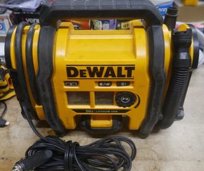 Dewalt Compressor Air Inflator DCC0201 20v max pre owned f(contact info removed)0
