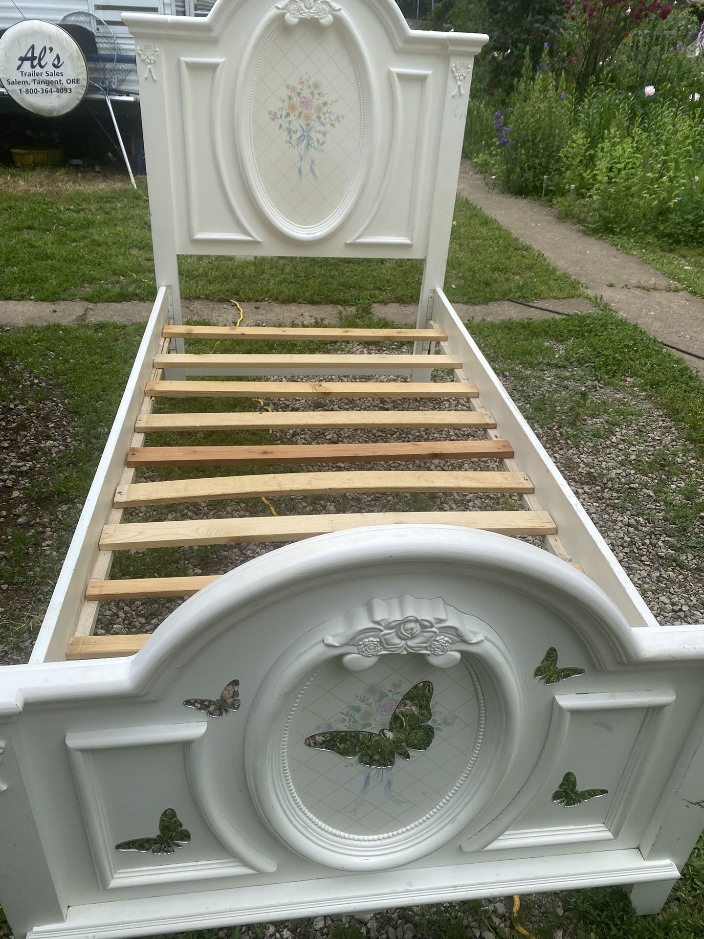 Twin Bed