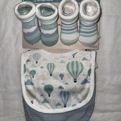 Newborn Baby Bib & Sock Set