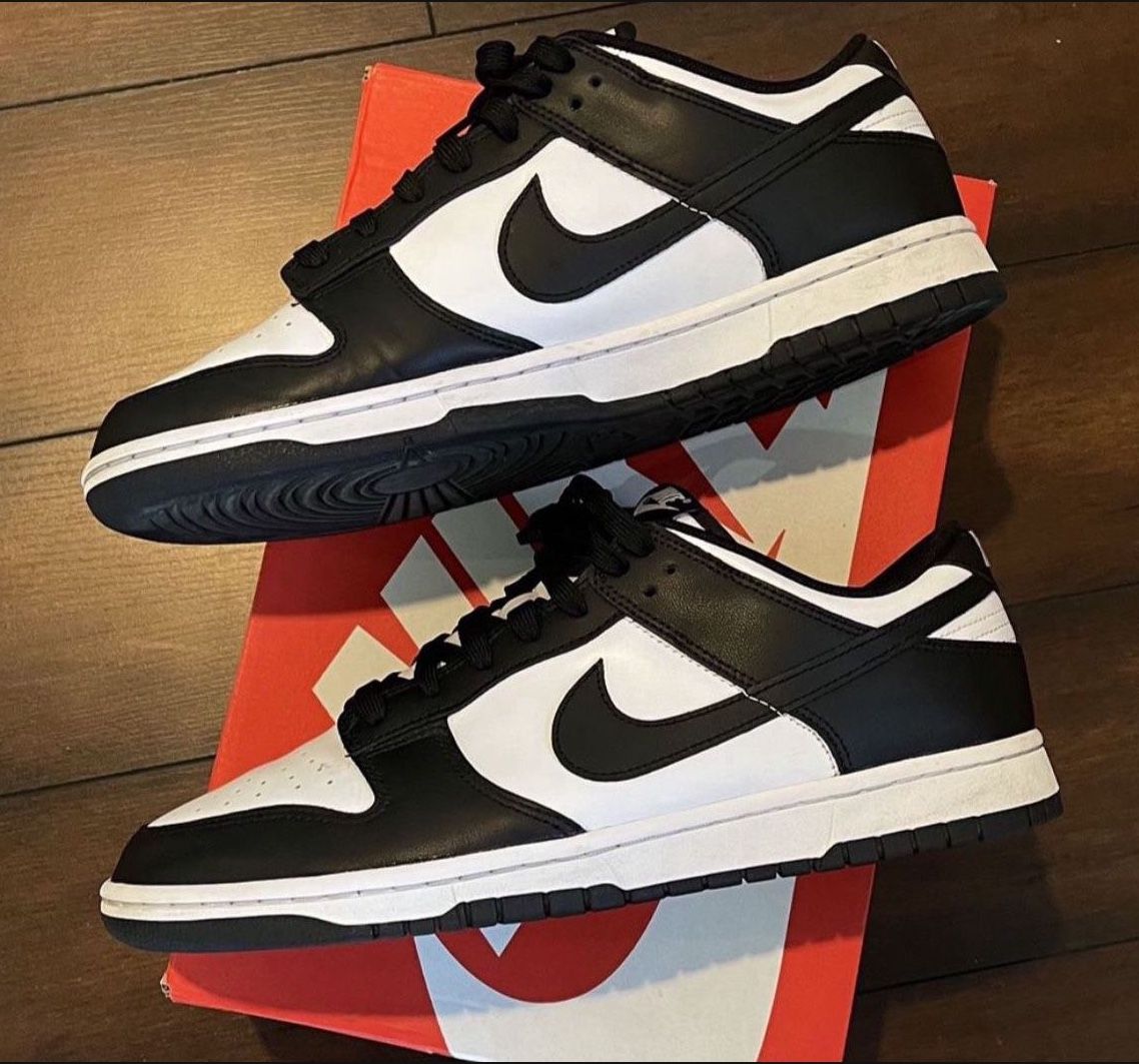 Dunk Pandas 🐼 10.5 and size 9.5 9x2 receipt 🧾 in hand NO TRADES