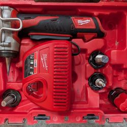 2432-22 M12 Milwaukee 1/2"-1" Pex Expander 