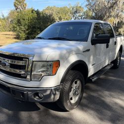 2014  F150 Crew Can 4x4.  Low Miles  $9,999