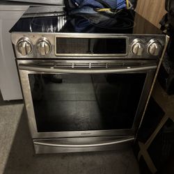 Samsung Glass Top Slide In Electric Range. Price Including Delivery 