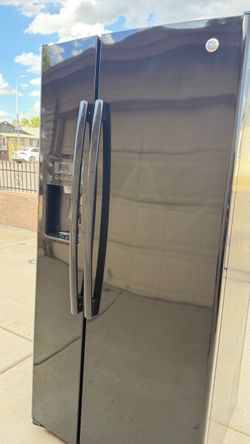 REFRIGERATOR GE 33 WIDE