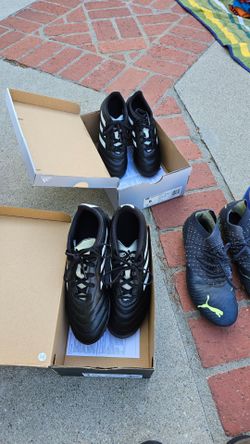 Soccer cleats