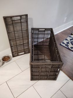 Dark wicker 7×10 container with lid excellent condition