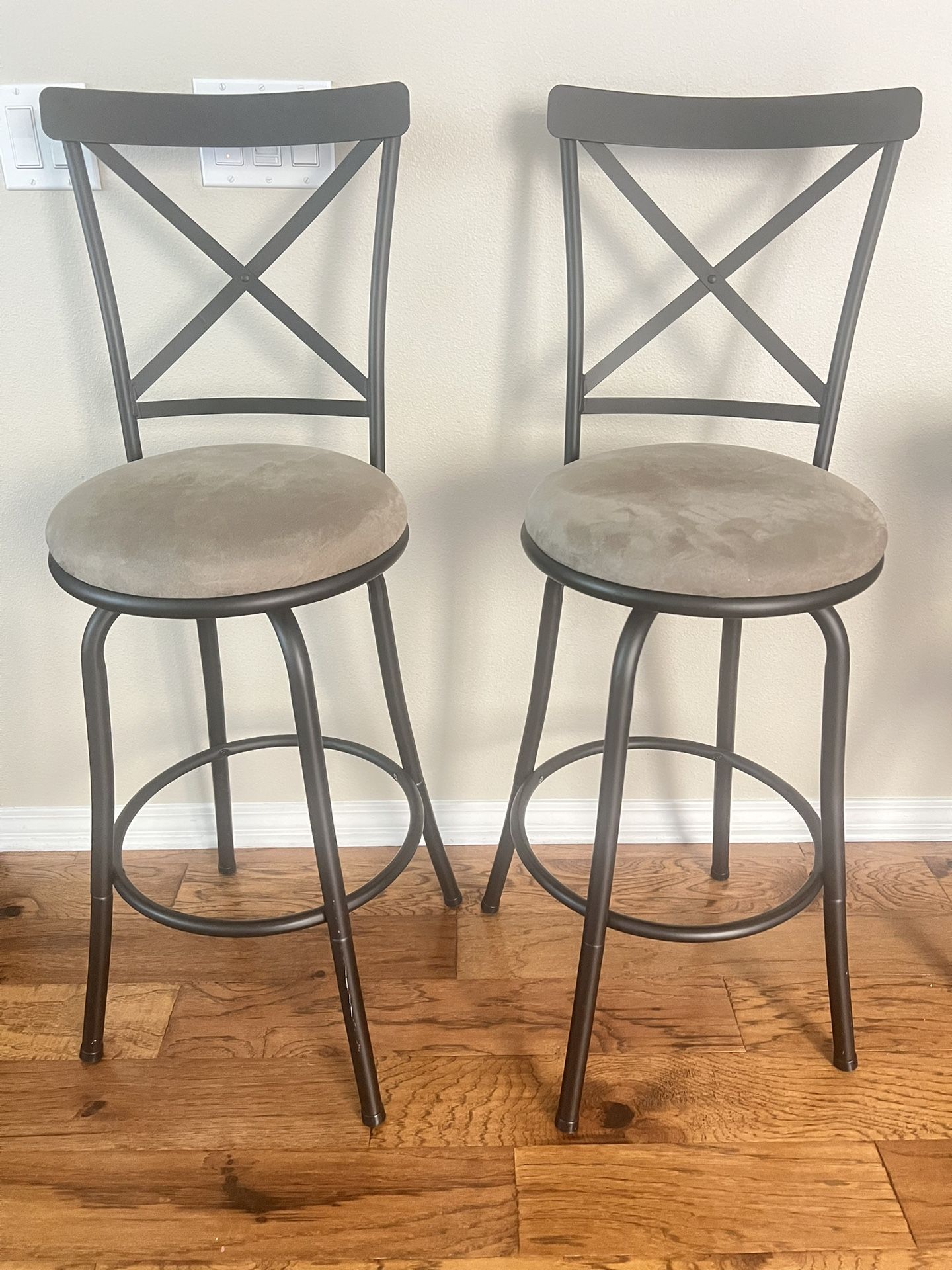 Set of 2 Counter Height Swivel Chairs / Bar Stools – Metal Frame + Cushioned Seats