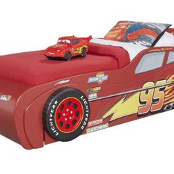 Disney Lighting McQueen Red Twin Bed W/ Trundle