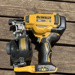 DeWalt 20V Max Roofing Nailer