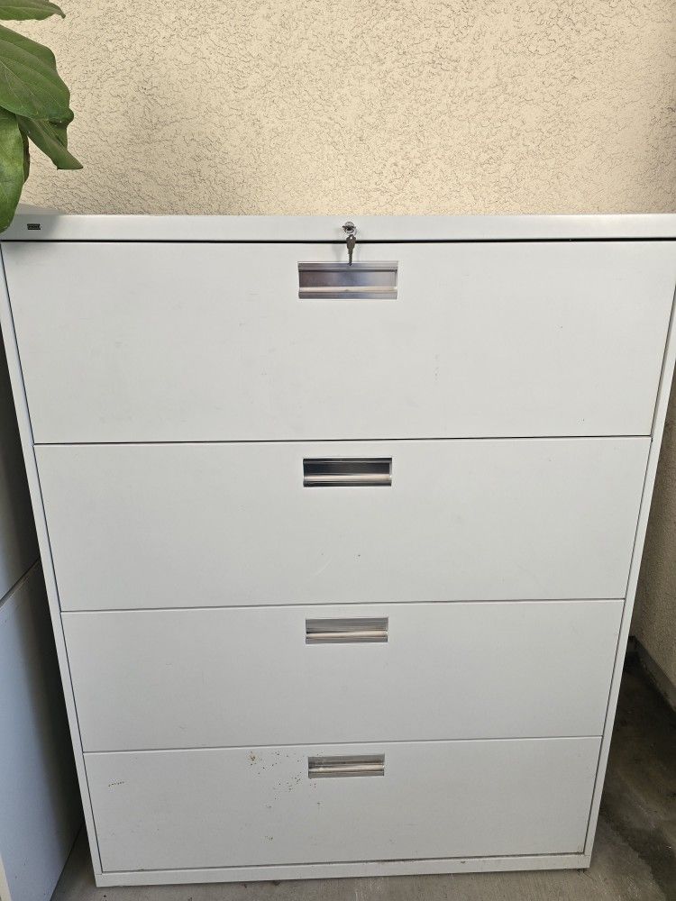 HON 694LL 600 Series 42-Inch by 19-1/4-Inch 4-Drawer Lateral Filing Cabinet