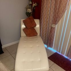 Moving sale everything must Go