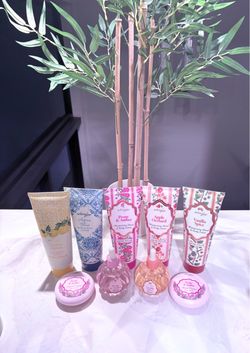 Ambergloe Hand & Body Lotion Gift Set