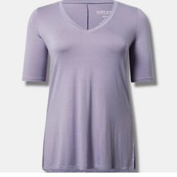 1X NWOT Torrid Super Soft Women’s Lavender V-Neck Top