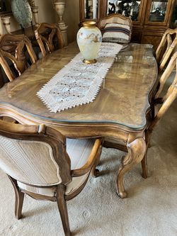 Schnadig dining table and hutch