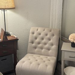Tufted Accent Chair 