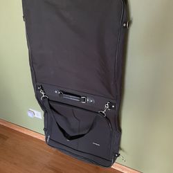 Ciao Suit Bag