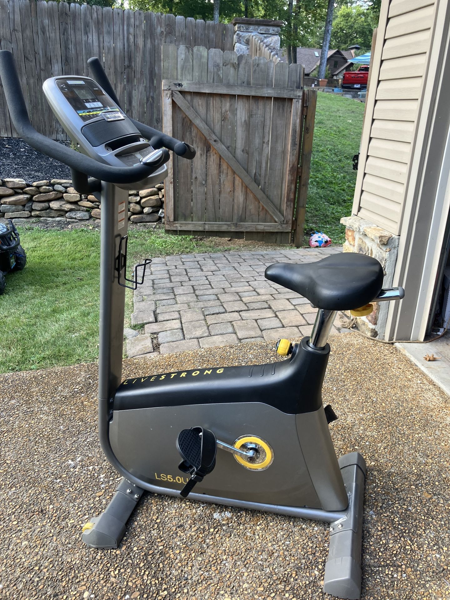 LiveStrong Stationary Spinning Bike