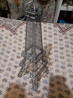 Paris Jewelry Holder $11.00 cash only (serious buyers)