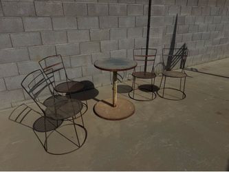 Historic Greasewood Flats Bistro Table & 4 Chairs + New Cushions