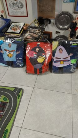 Halloween costume angry birds