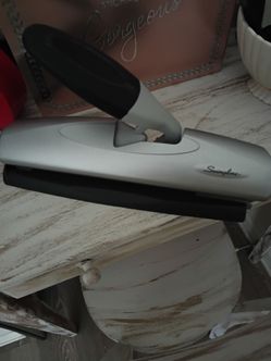 Hole puncher
