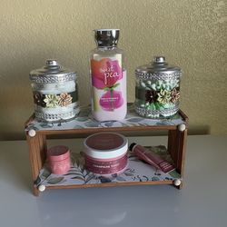 Bathroom or kitchen wood counter organizer