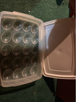 Rubbermaid Servin' Saver deviled egg carrier