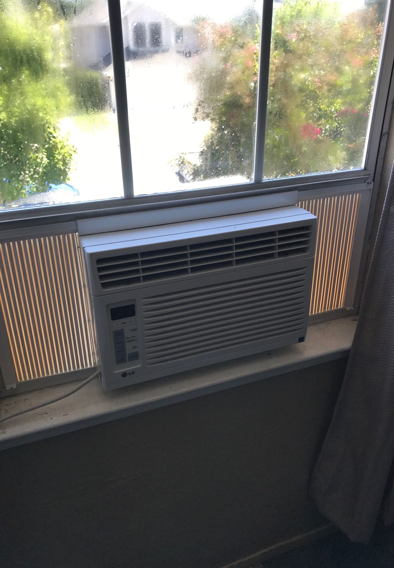 LG window AC unit